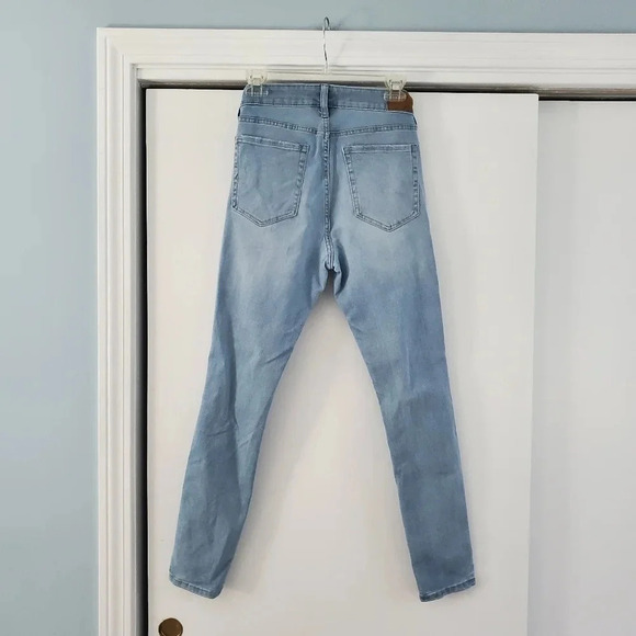 Aeropostale High Rise Ripped-up 6 Regular Jean Jegging - Picture 2 of 8